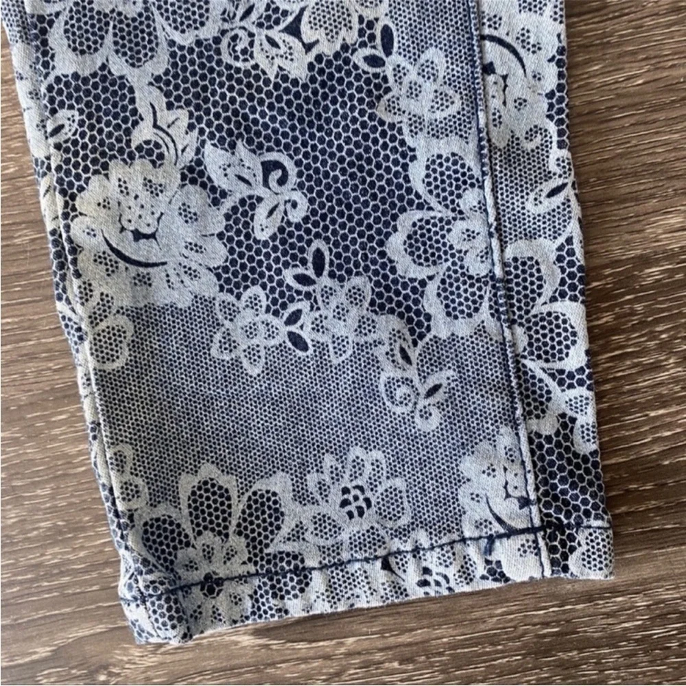 Justice Premium Floral skinny jeans. Size 10. New